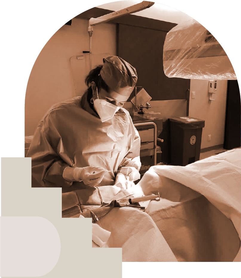 Dra. Emma Miranda Malpica brindando consulta de cardiología clínica